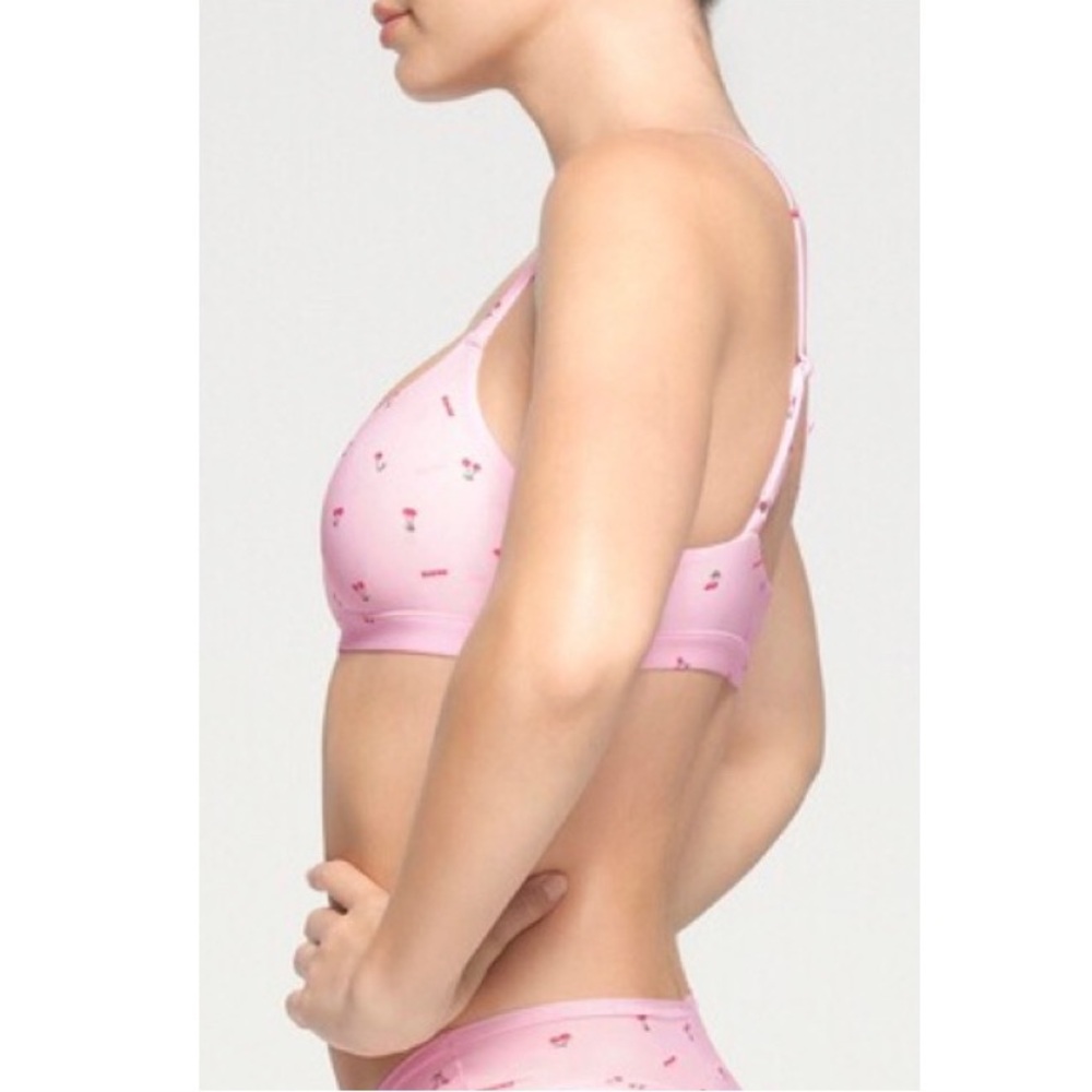 SKIMS Fits Everybody Scoop Pink Cherry Print Bralette - Picture 5 of 16